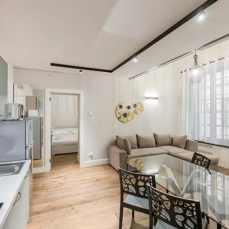 Flats4rent Palazzo Poste Apartment